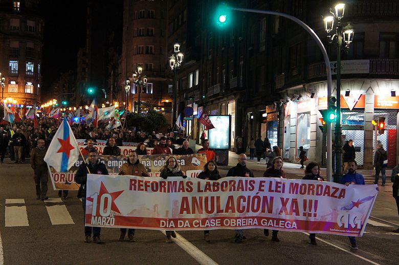 2016 03 10 Manifestacion10MarzoVigo01.JPG